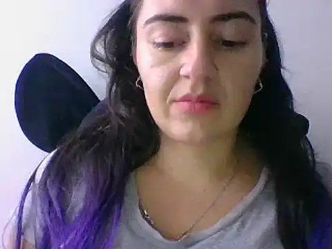  karlie kloss  online show from 01.21.25