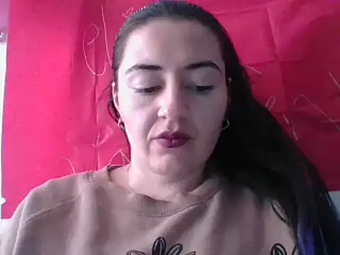  karlie kloss  online show from 02.28.25