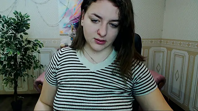 Helen Elliot online show from 02.04.25