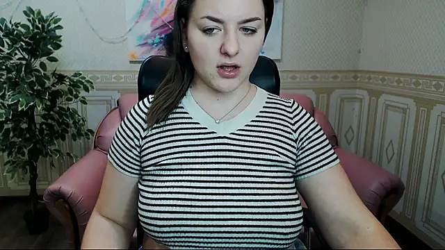 Helen Elliot online show from 02.05.25