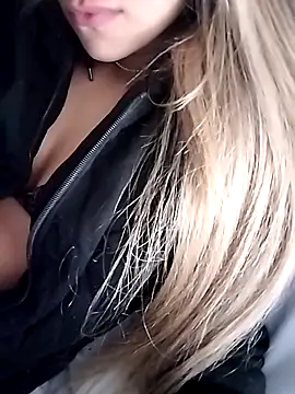 Snapshot of fofinhaa12 chatting on 11.15.25 fofinhaa12 online show from 11.15.25