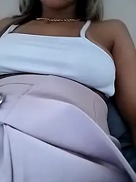 Snapshot of fofinhaa12 chatting on 03.25.26 fofinhaa12 online show from 03.25.26