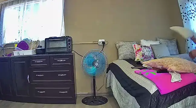 ThickianaRider online show from 01.28.25