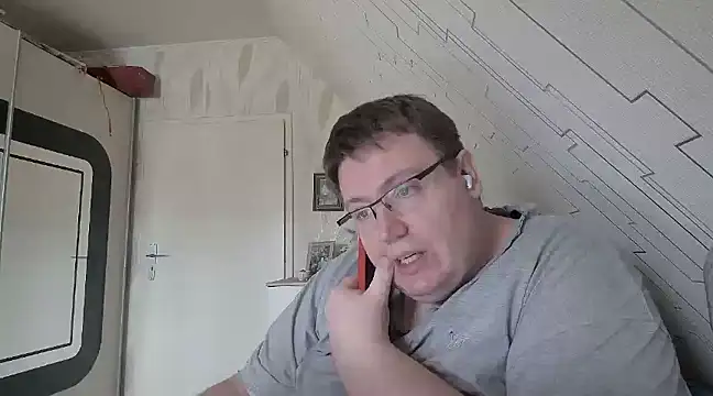 Snapshot of der_alex38 chatting on 02.15.25 der alex38 online show from 02.15.25