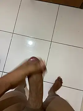 Snapshot of jkauan chatting on 02.04.25 jkauan online show from 02.04.25