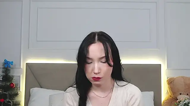 LeilaLow online show from 12.29.24