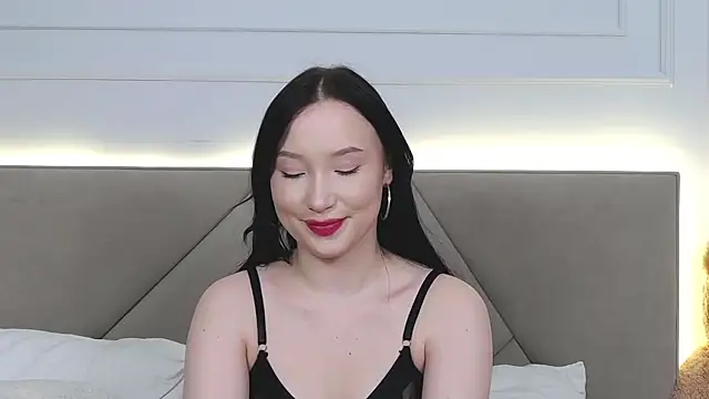 LeilaLow online show from 01.23.25