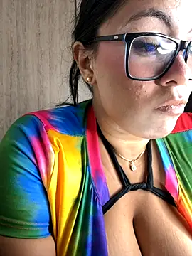 Snapshot of linatarens chatting on 10.05.25 linatarens online show from 10.05.25