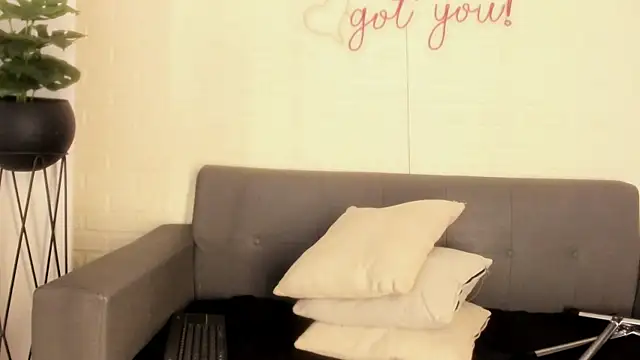 karina gomez 18 online show from 12.22.25