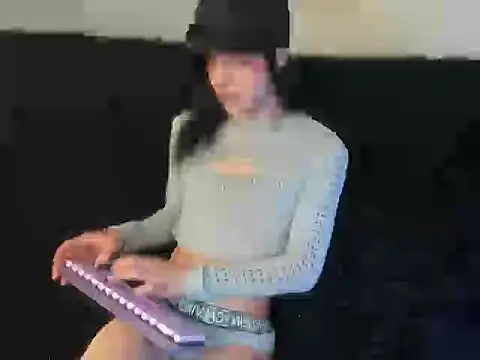 Snapshot of kerly_monroe chatting on 05.05.26 kerly monroe online show from 05.05.26