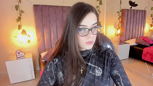 Charlotte Olsen  online show from 10.19.25