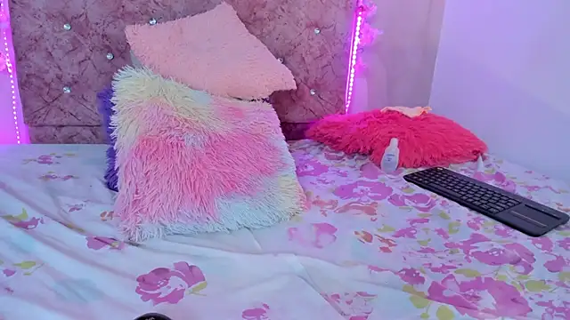 Snapshot of Bella__sweet chatting on 01.29.25 Bella sweet online show from 01.29.25