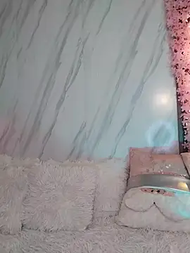 Nanda Vixen online show from 12.17.25