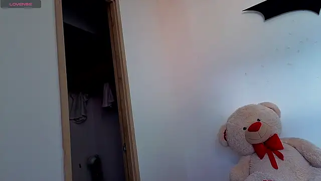 Snapshot of jam_reina01 chatting on 03.22.26 jam reina01 online show from 03.22.26