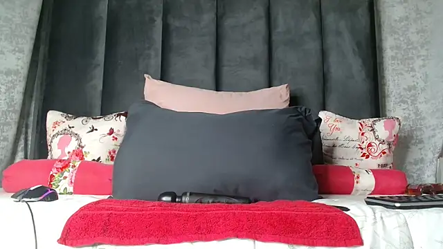 Lucy Blacksilk online show from 11.07.25