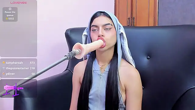 Snapshot of isabella_santos1 chatting on 02.20.25 isabella santos1 online show from 02.20.25