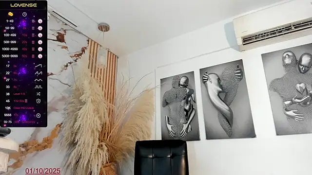 Snapshot of Tamara_Sex7 chatting on 10.01.25 Tamara Sex7 online show from 10.01.25