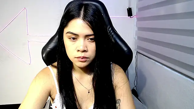 Snapshot of team_dinamite69 chatting on 05.19.26 team dinamite69 online show from 05.19.26