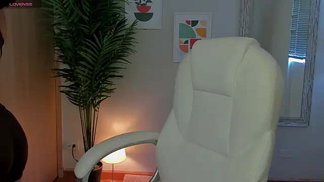 Elena Ruiz online show from 12.18.24