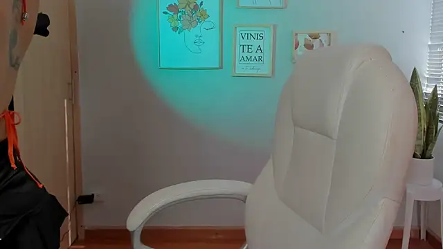 Elena Ruiz online show from 01.29.25