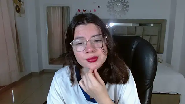 zoecruzz online show from 10.07.25