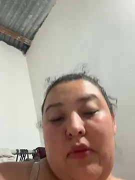 Snapshot of cutiepeach chatting on 10.17.25 cutiepeach online show from 10.17.25