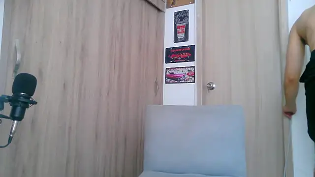 Snapshot of Aaron_kwok28 chatting on 10.09.25 Aaron kwok28 online show from 10.09.25