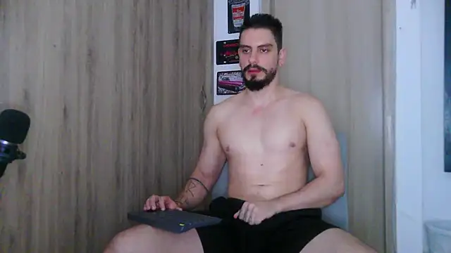 Snapshot of Aaron_kwok28 chatting on 10.19.25 Aaron kwok28 online show from 10.19.25