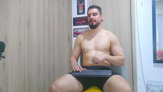 Snapshot of Aaron_kwok28 chatting on 10.23.25 Aaron kwok28 online show from 10.23.25