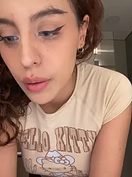 Snapshot of Katee_Jones chatting on 10.09.25 Katee Jones online show from 10.09.25