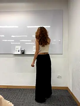 Katee Jones online show from 12.03.25