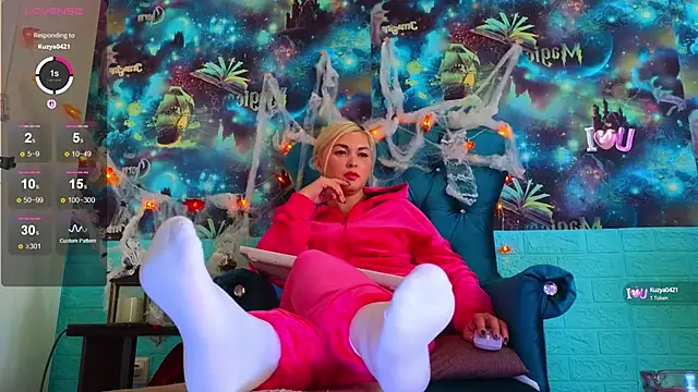 Snow Goddess online show from 10.17.25