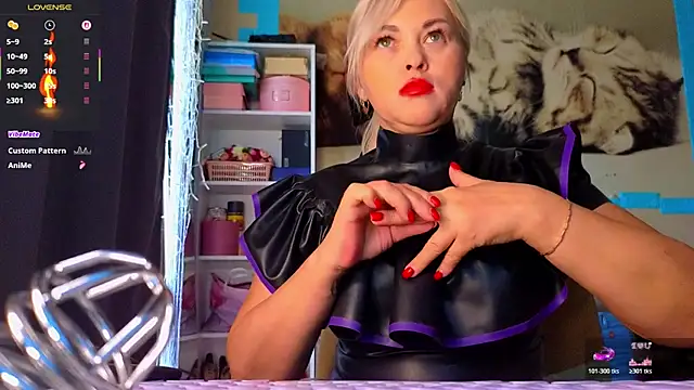 Snow Goddess online show from 04.11.26