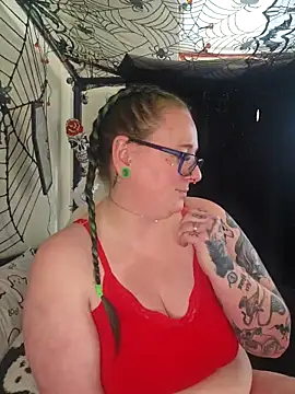 Snapshot of Bunny_Cummings chatting on 10.22.25 Bunny Cummings online show from 10.22.25