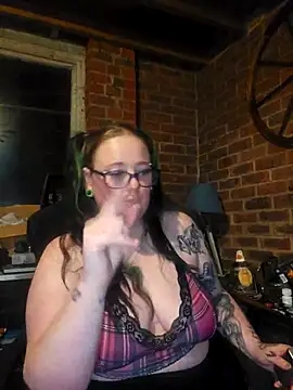 Snapshot of Bunny_Cummings chatting on 11.08.25 Bunny Cummings online show from 11.08.25