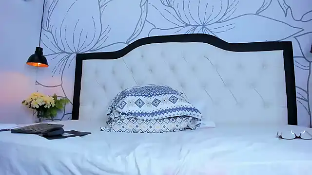 margot smith  online show from 12.14.24