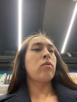 Holly Play online show from 01.11.26