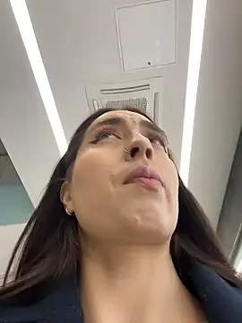 Holly Play online show from 01.18.26