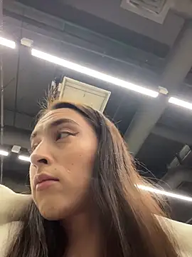 Holly Play online show from 02.21.26