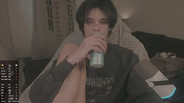 Snapshot of Wampeyes chatting on 10.03.25 Wampeyes online show from 10.03.25