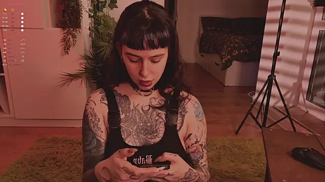 MichaellaMoon online show from 10.03.25