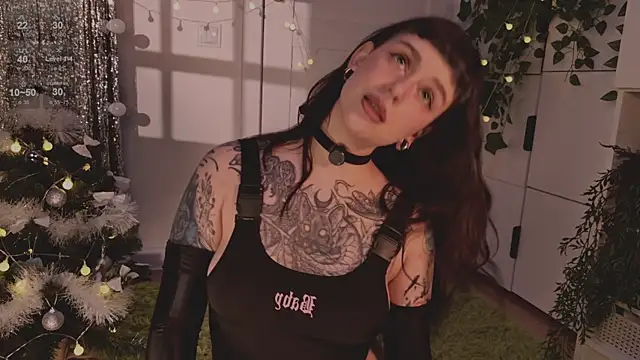 MichaellaMoon online show from 12.21.25