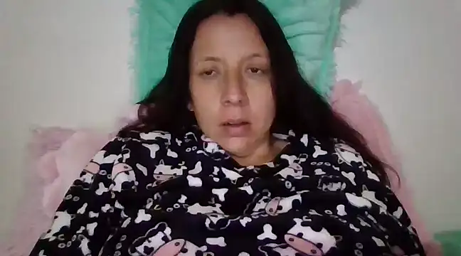 Snapshot of milfevha chatting on 02.15.25 milfevha online show from 02.15.25