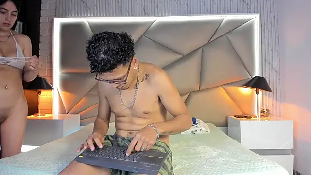 Snapshot of Bonny_Bonss chatting on 03.08.25 Bonny Bonss online show from 03.08.25