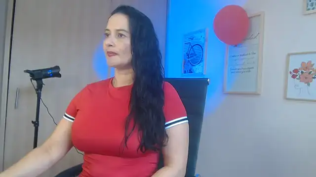 lucy diiaz online show from 02.26.25