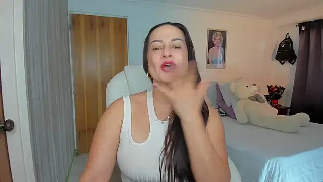 lucy diiaz online show from 09.30.25