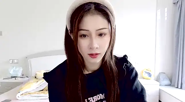 LaLaLiang online show from 12.26.24
