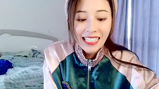 LaLaLiang online show from 01.16.25