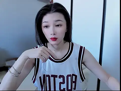 LaLaLiang online show from 10.02.25