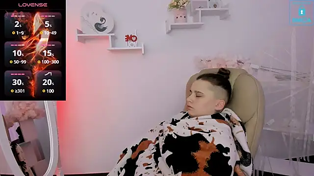 Dolly  Queen  online show from 01.31.25